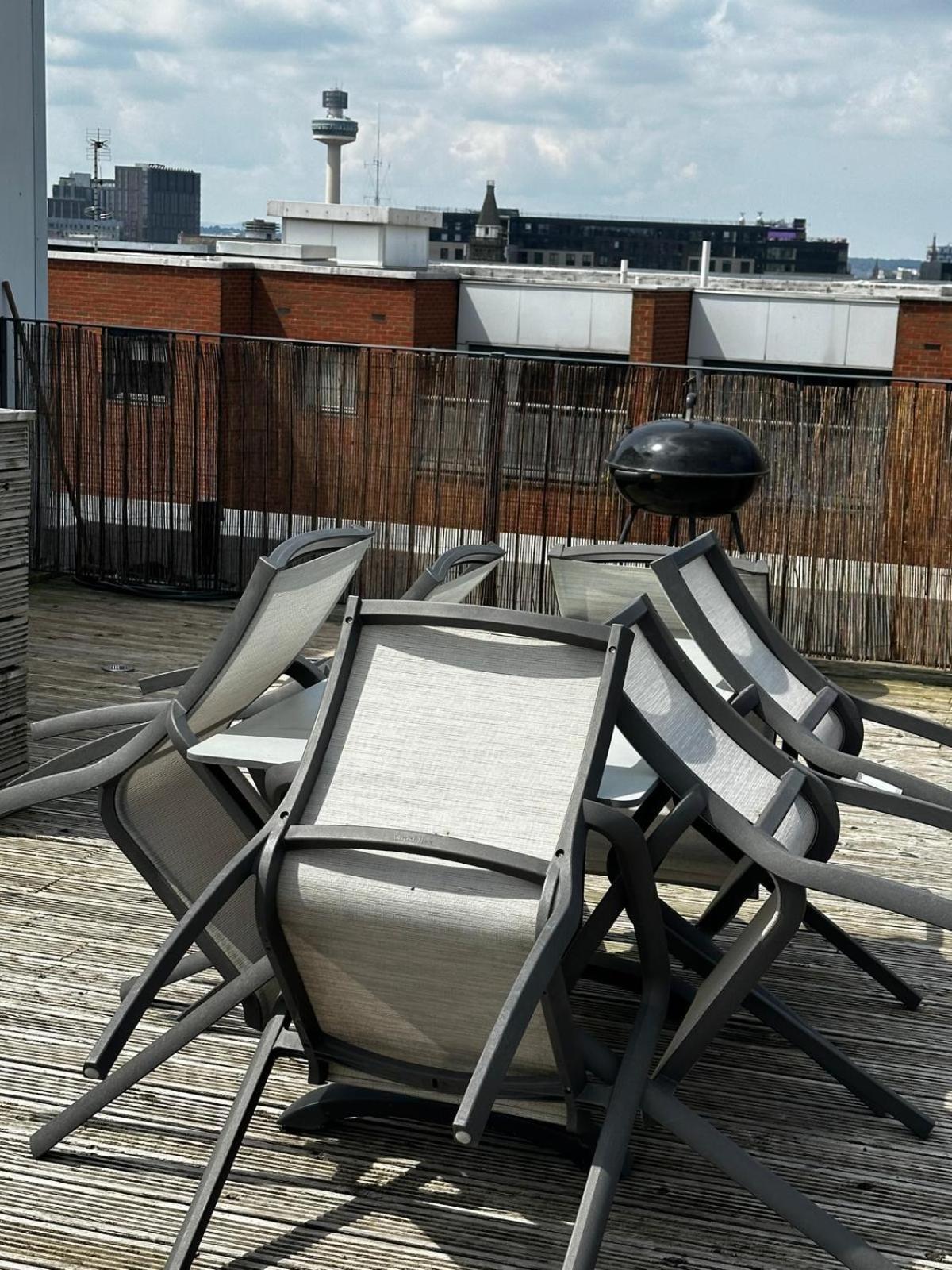 Penthouse - Liverpool City Centre - Nhs Stays - Liverpool Royal Hospital Exteriör bild